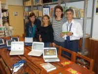 La Profesora Helena Navarrette con Eduardo Duarte y Alicia Garcí