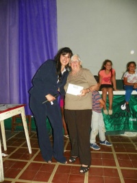 Entrega diploma docente Noelia Ortiz