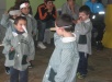 Niños realizando una ronda con la canción "Pinocho"