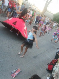 Foto mostrando lo acontecido años anteriores en el Corso